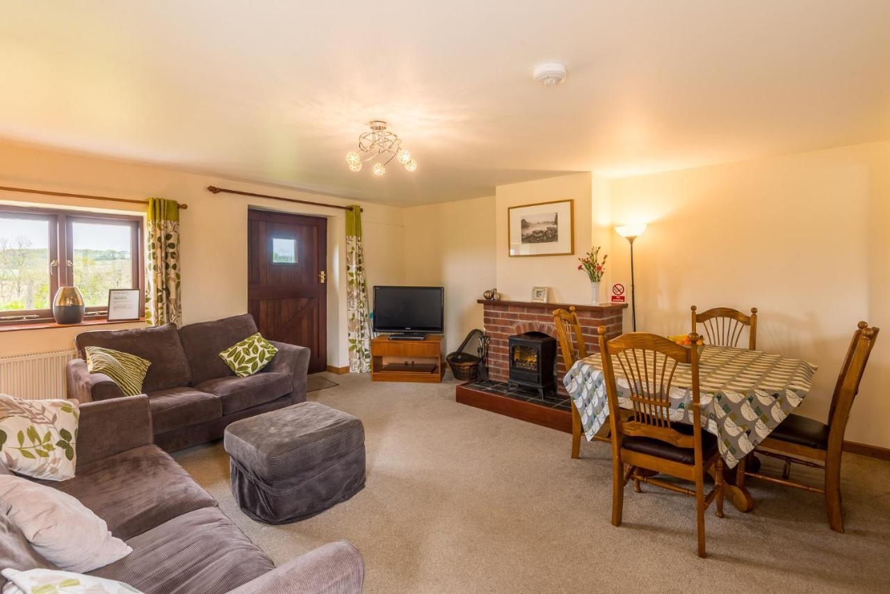 Well Farm Cottages North Tamerton Екстериор снимка