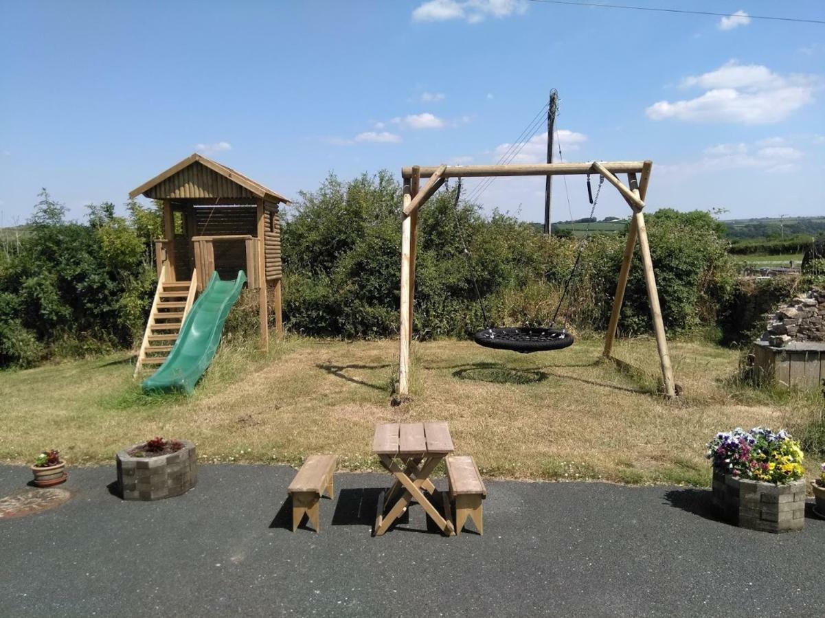 Well Farm Cottages North Tamerton Екстериор снимка