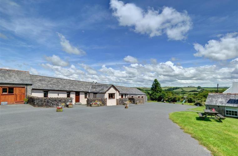 Well Farm Cottages North Tamerton Екстериор снимка
